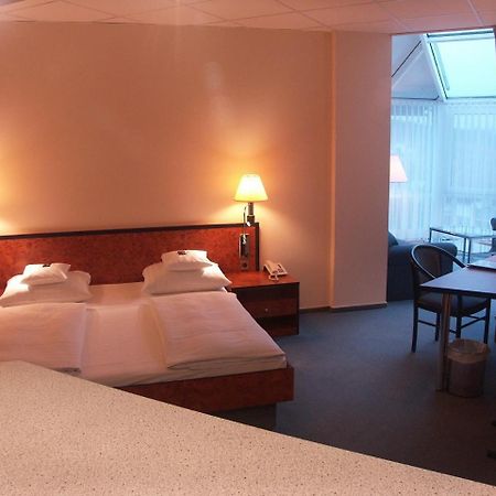 Hotel Arkadia Friedrichsdorf Esterno foto