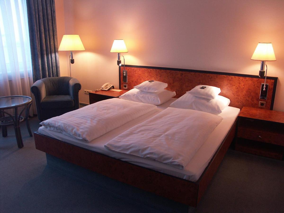 Hotel Arkadia Friedrichsdorf Esterno foto